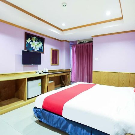 Oyo 280 Thai Garden Resort Банкок Екстериор снимка