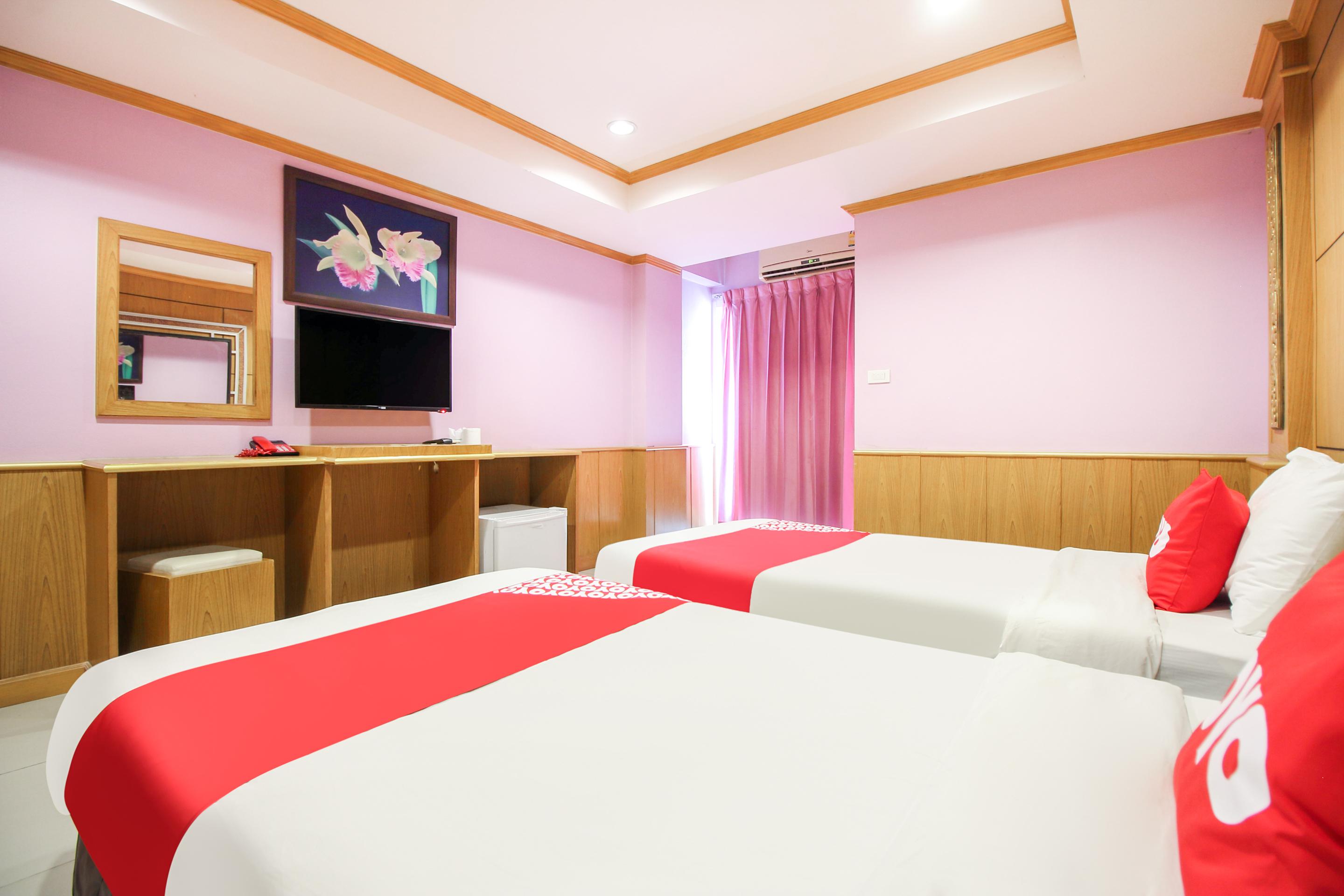 Oyo 280 Thai Garden Resort Банкок Екстериор снимка