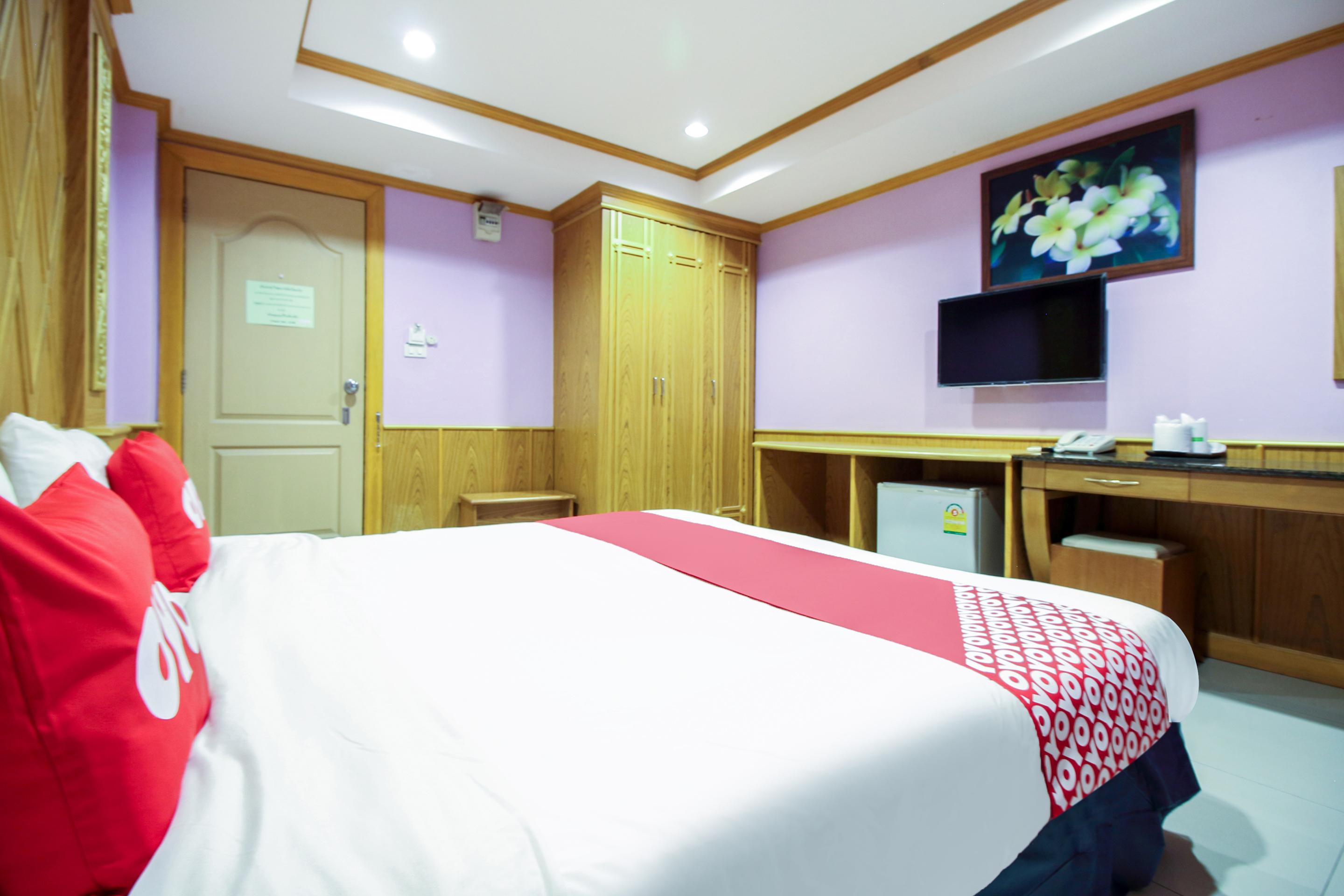 Oyo 280 Thai Garden Resort Банкок Екстериор снимка