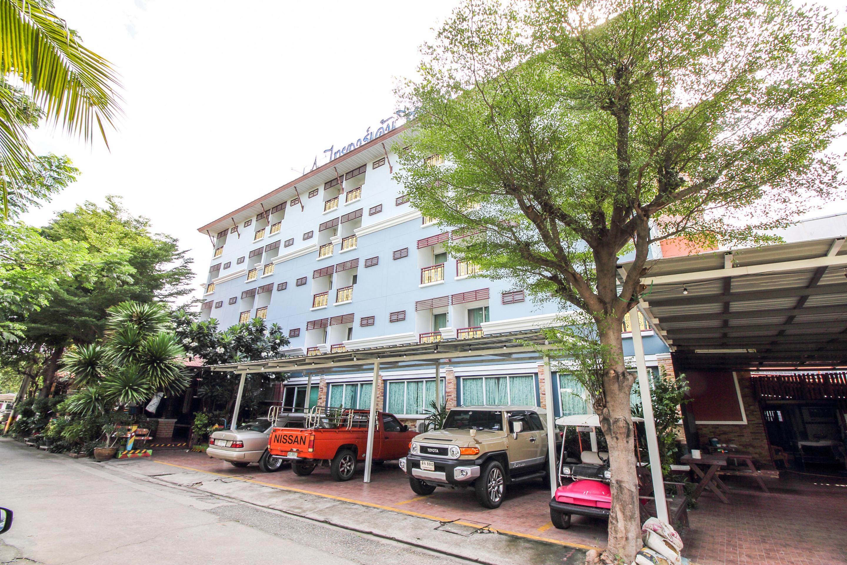 Oyo 280 Thai Garden Resort Банкок Екстериор снимка