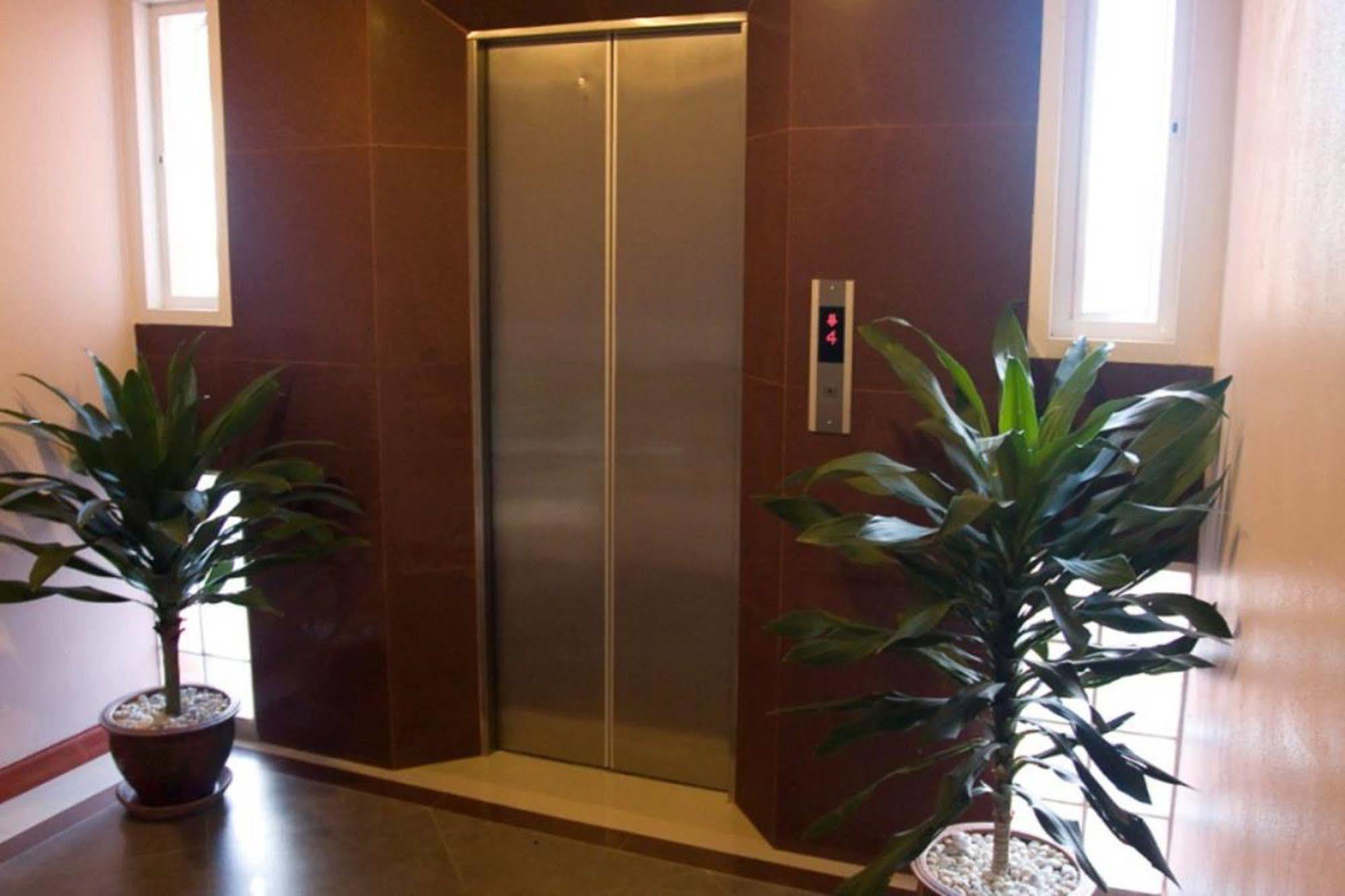 Oyo 280 Thai Garden Resort Банкок Екстериор снимка