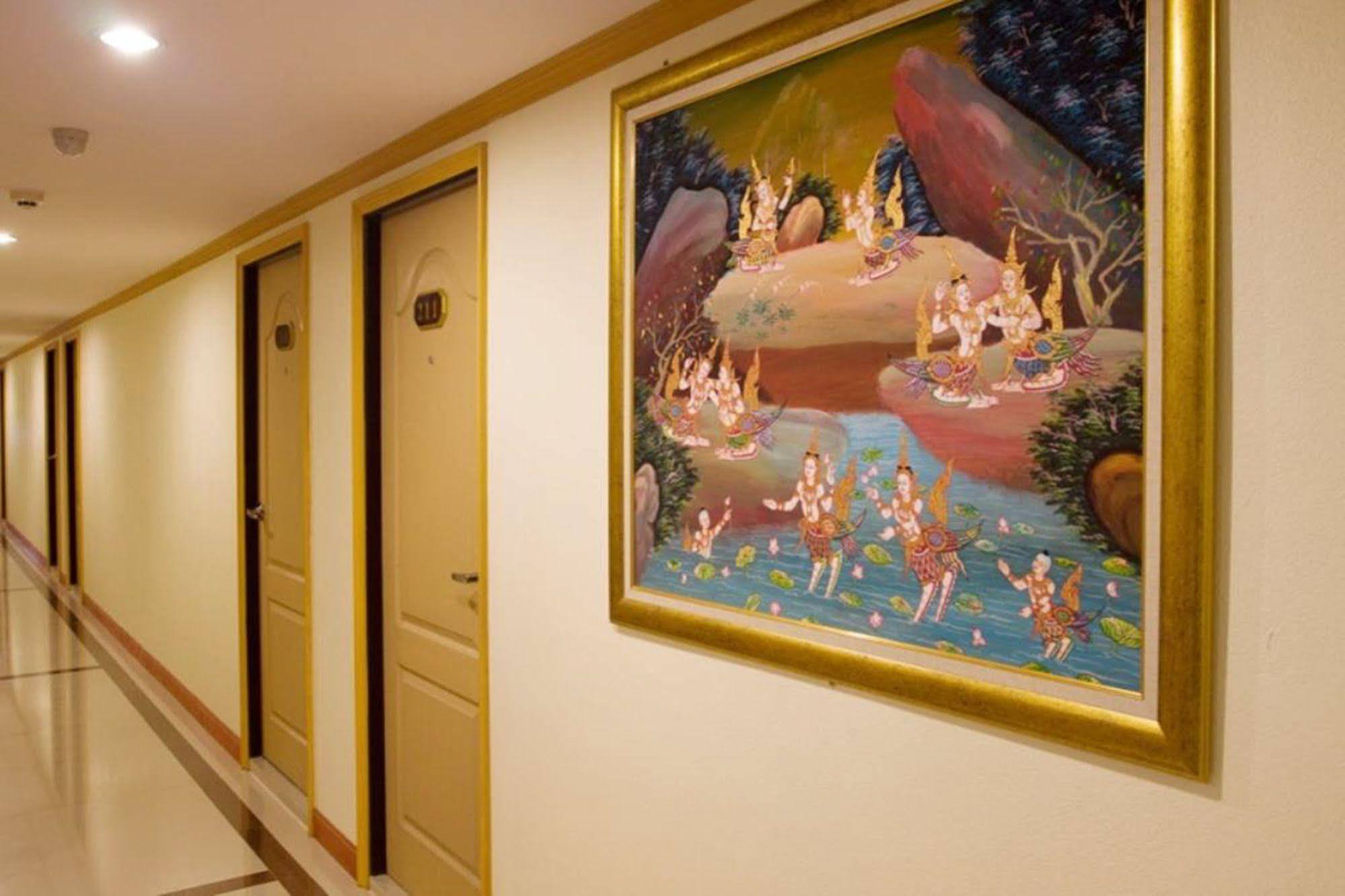 Oyo 280 Thai Garden Resort Банкок Екстериор снимка